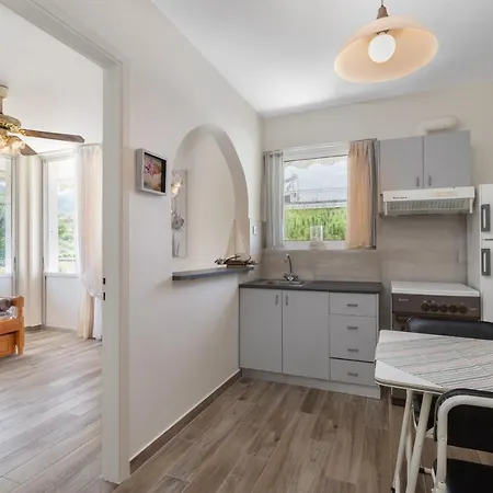 Aparthotel M K Arkitsa